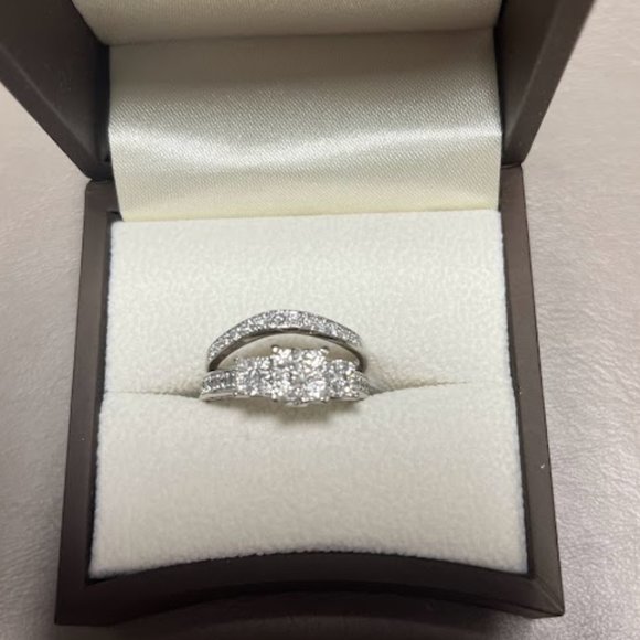 Helzberg Diamonds Jewelry Helzberg Diamonds Size 9 Diamond Ring